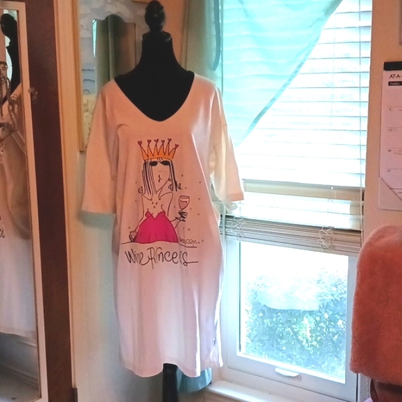 Emerson Street "Wine Princess" night shirt, one size fits most - Picture 2 of 5